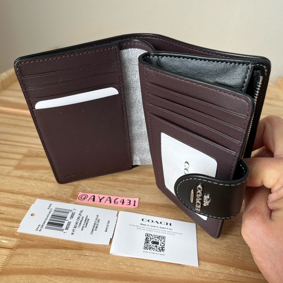 Coach Wallet🎈🎈 - Picture 5 of 9